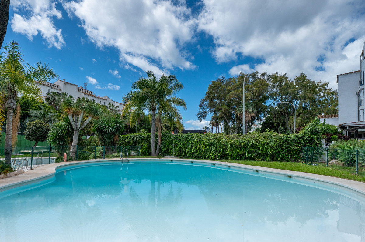 3 Bedroom Apartment in Marbella - Photo 9