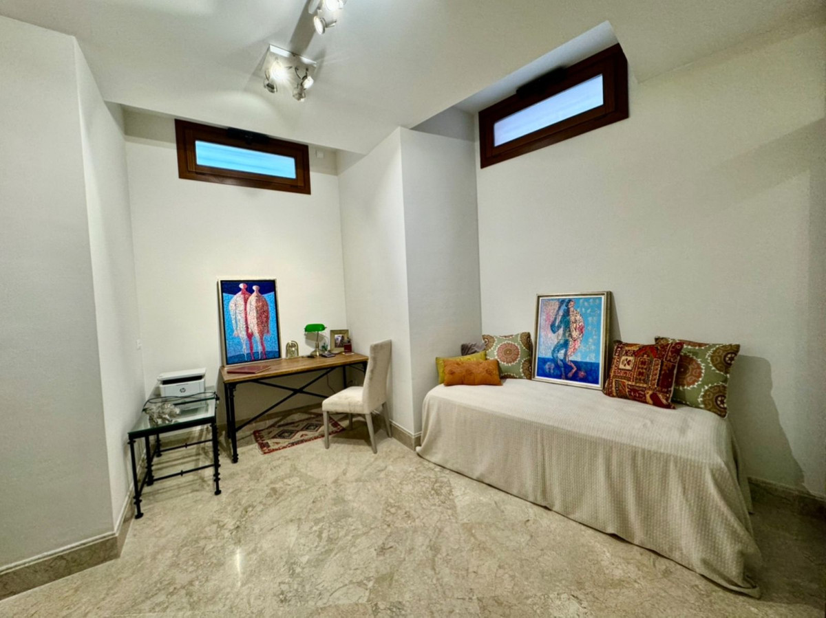 3 Bedroom Apartment in San Pedro de Alcántara - Photo 14
