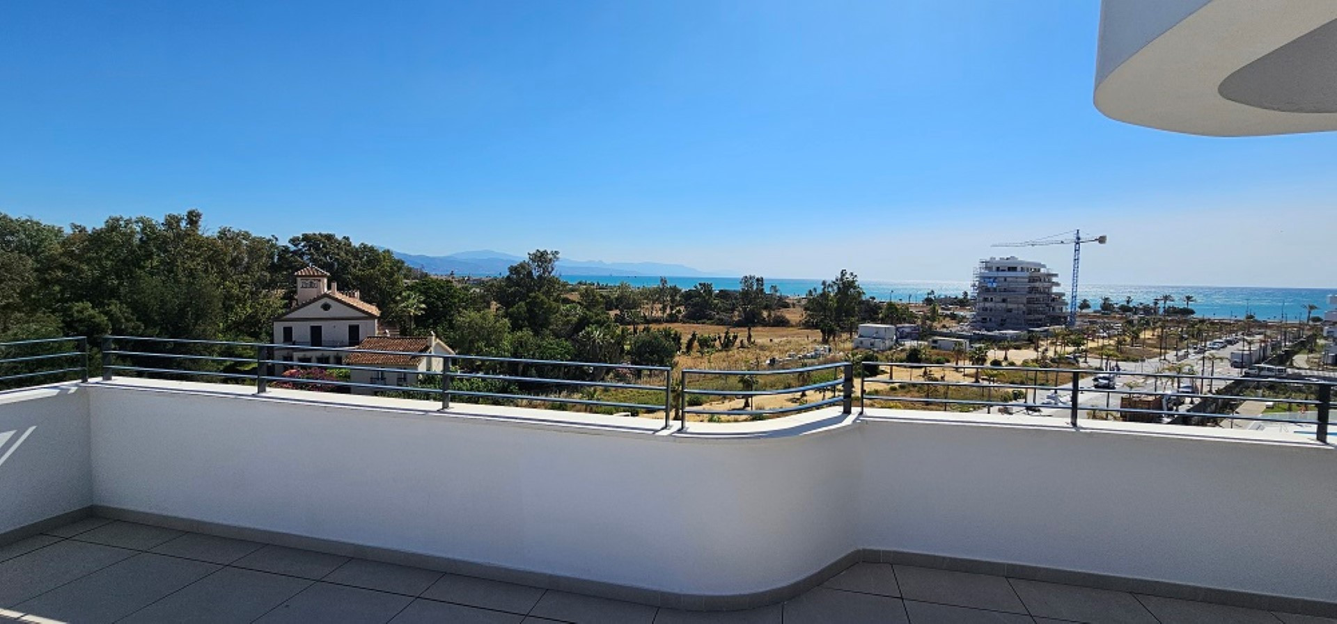 4 Bedroom Penthouse in Torremolinos - Photo 2