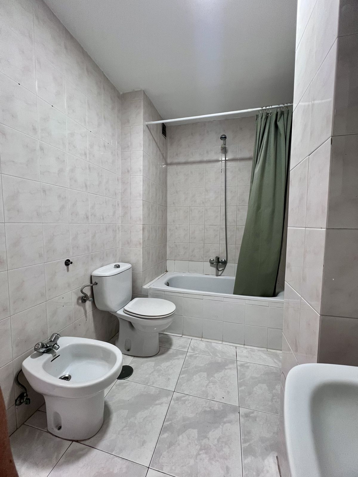 3 Bedroom Apartment in Marbella - Photo 26