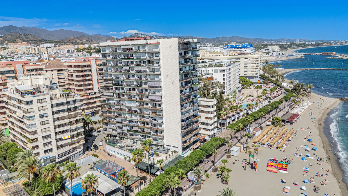 1 Bedroom Apartment in Marbella - Photo 18