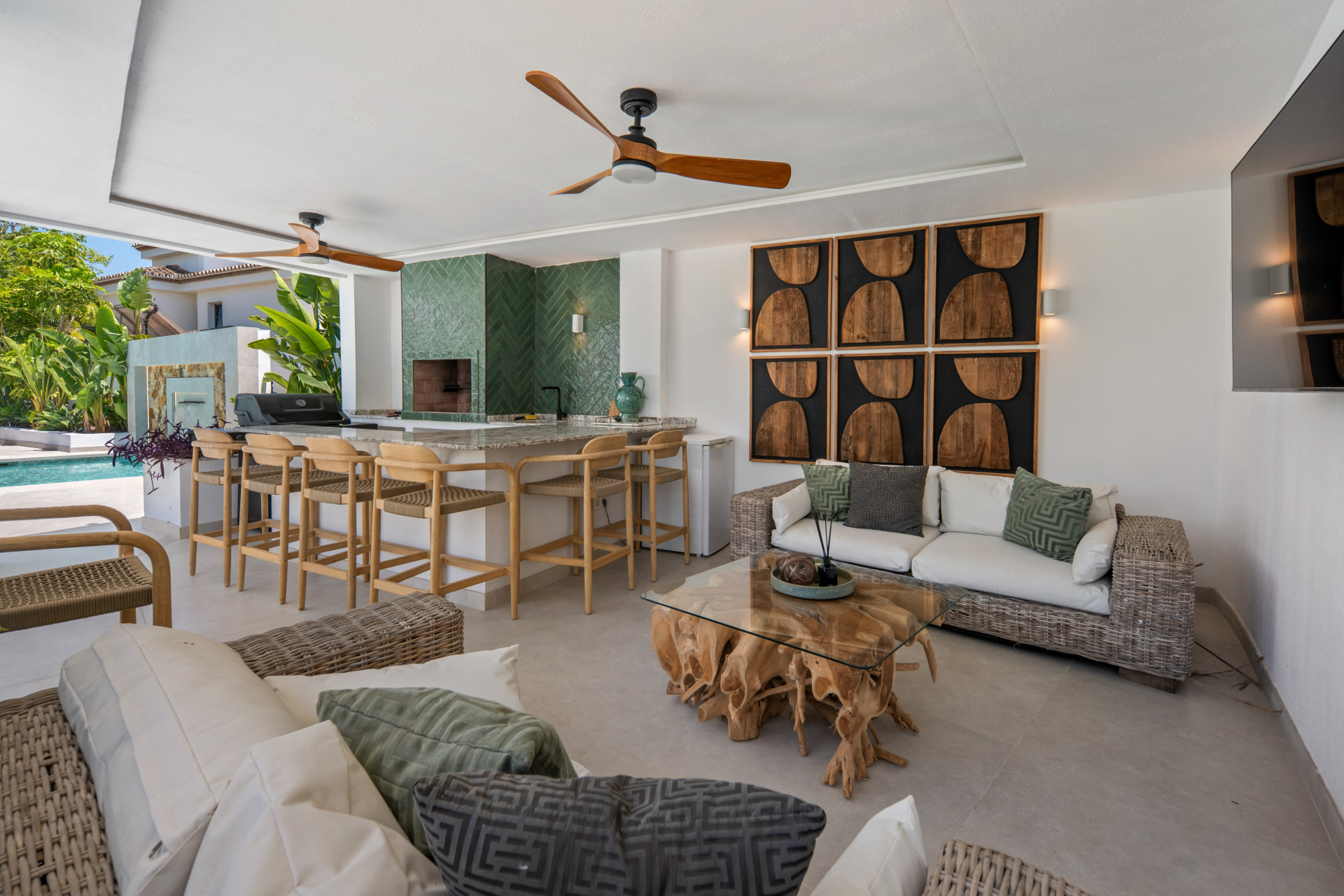 6 Bedroom Villa in Estepona - Photo 18