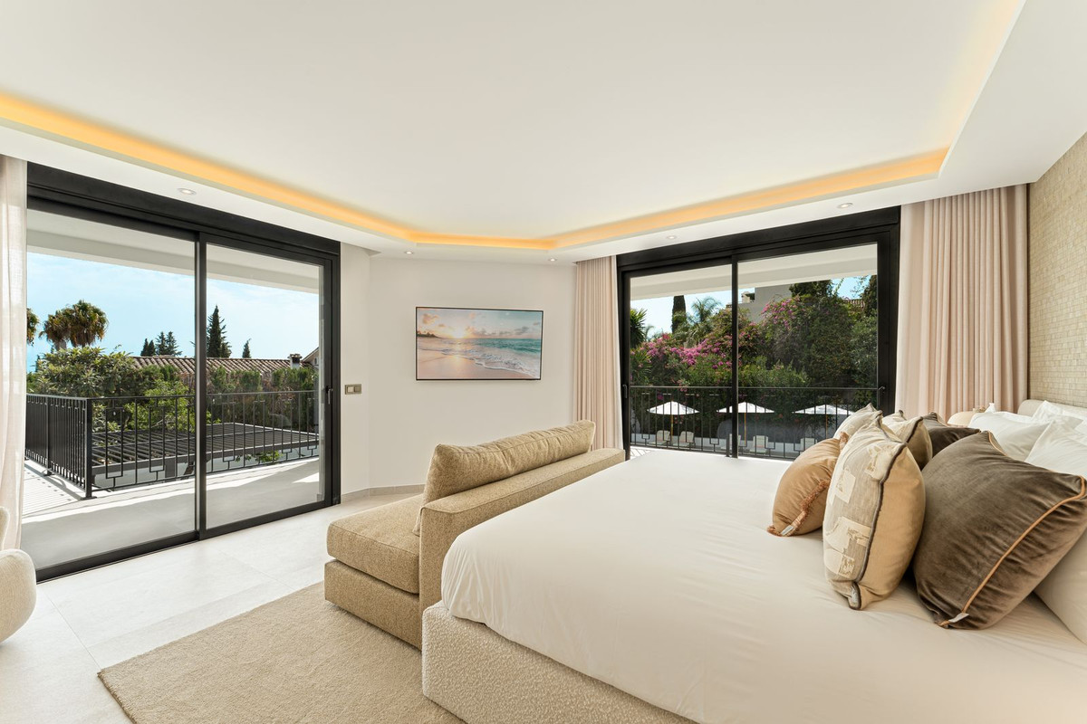 4 Bedroom Villa in Marbella - Photo 20