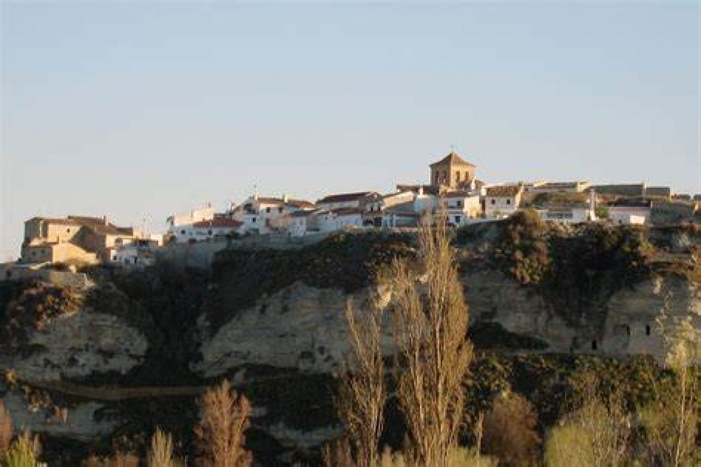 Chalet de 9 dormitorios con piscina en Granada – Foto 18