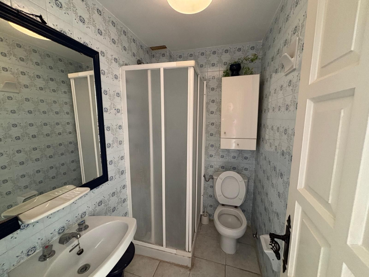 3 Bedroom Apartment in Marbella - Photo 7