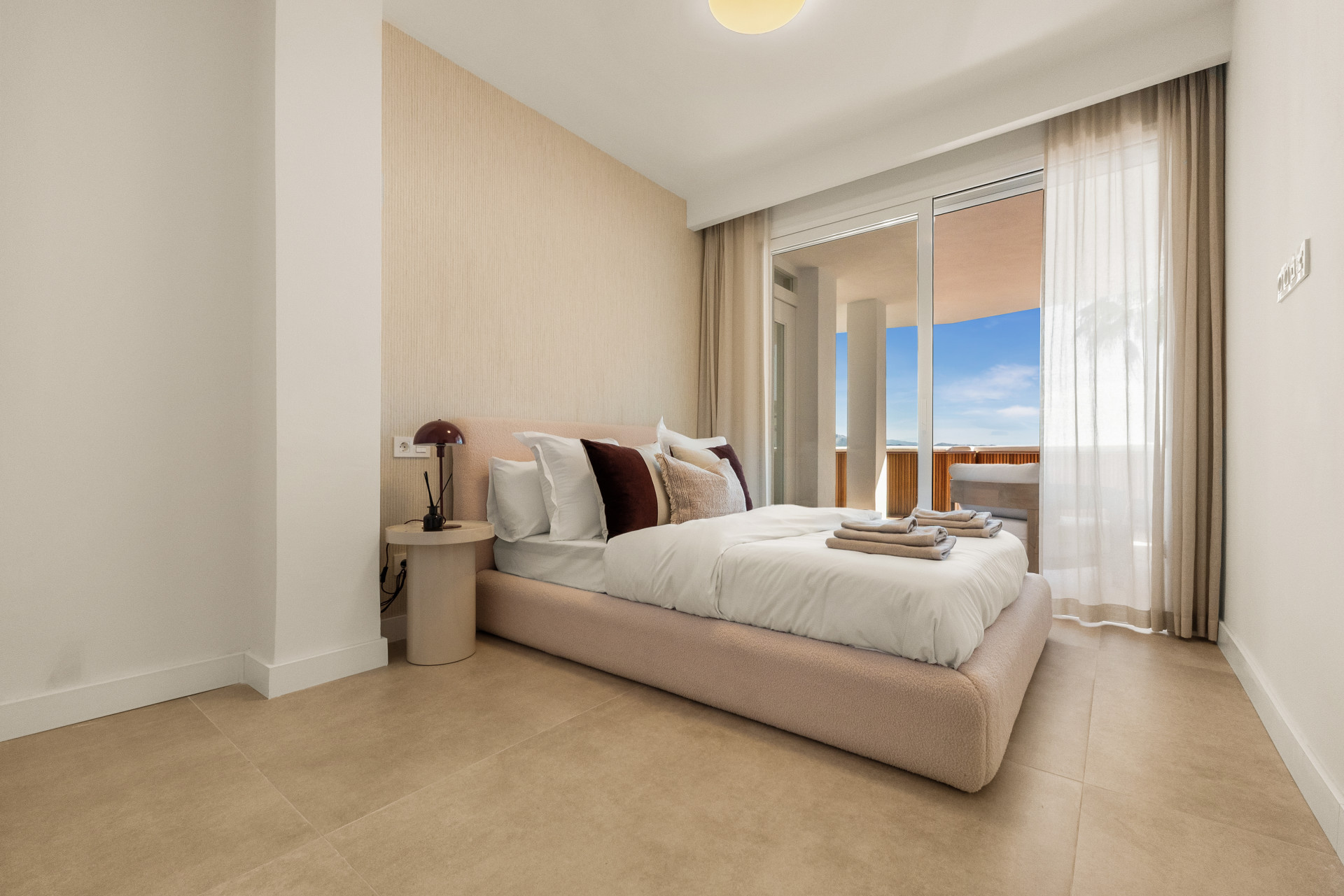 2 Bedroom Apartment in Marbella - Photo 26