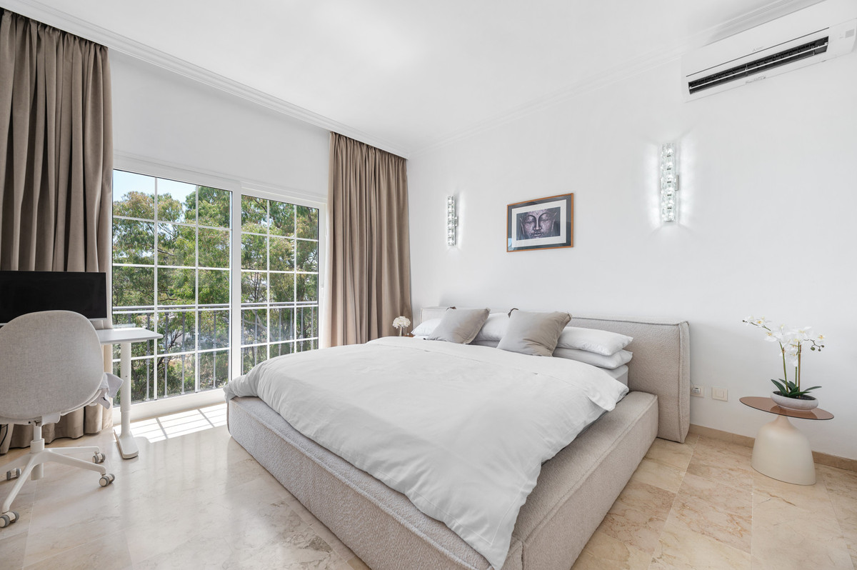 3 Bedroom Villa in Marbella - Photo 7