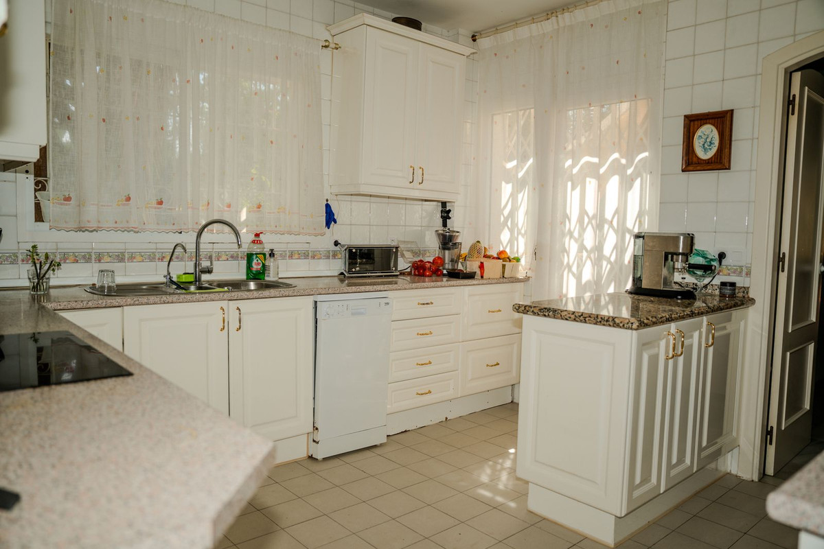 4 Bedroom Villa in Marbella - Foto 6