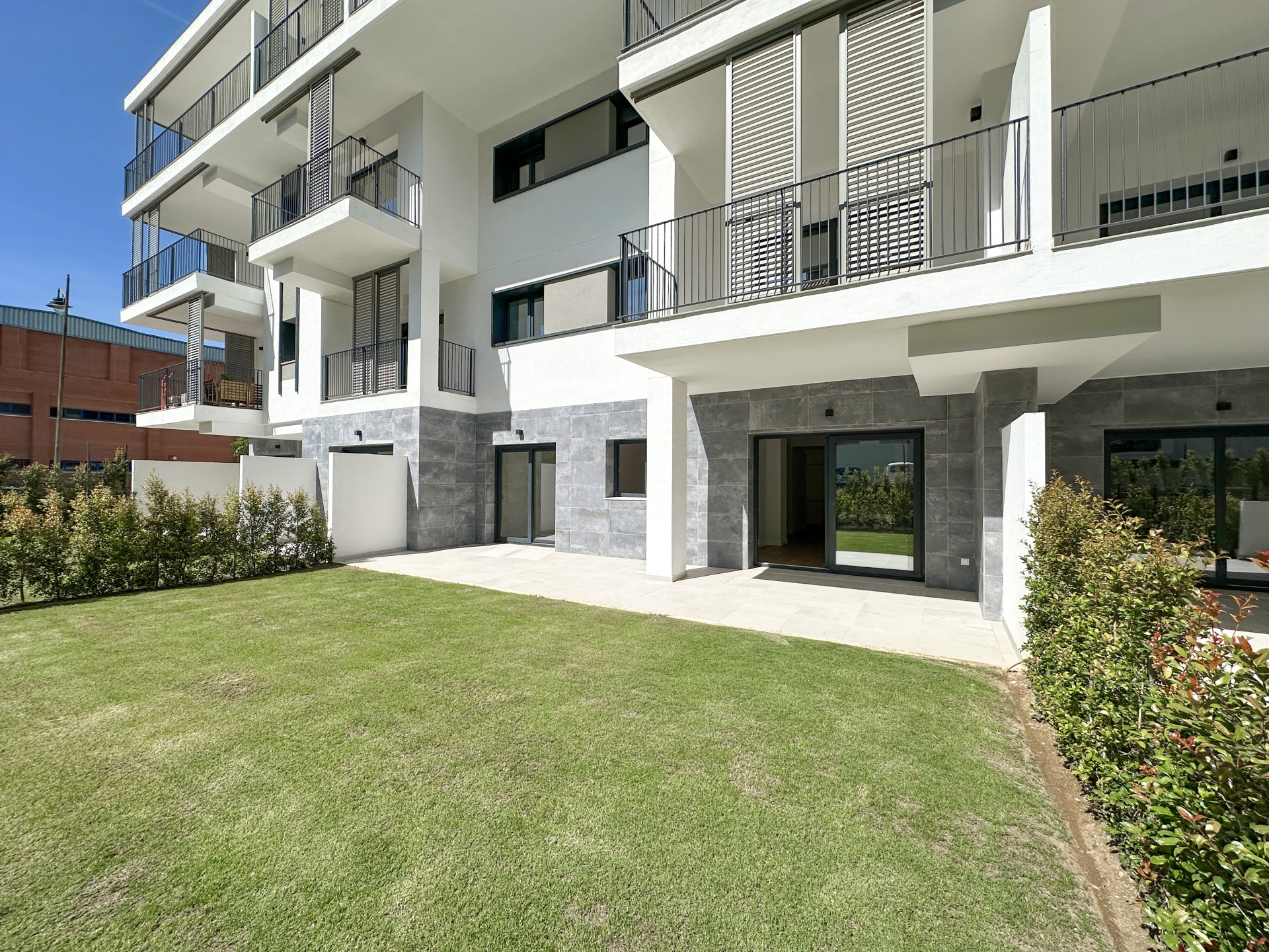 2 Bedroom Apartment in Estepona - Photo 12