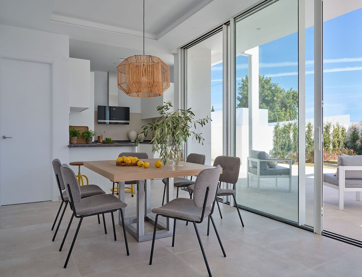 3 Bedroom Villa in Marbella - Photo 28