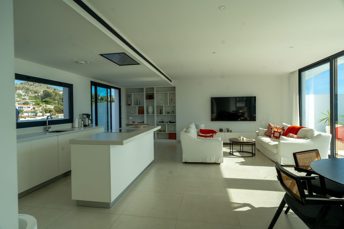 3 Bedroom Penthouse in Fuengirola - Photo 34