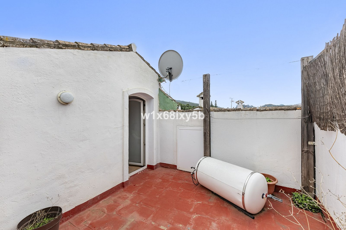 1 Bedroom Townhouse in Benahavís - Photo 32