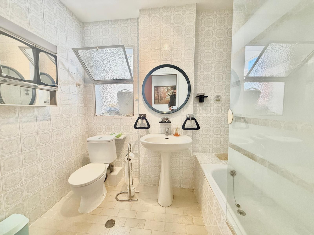 3 Bedroom Apartment in Fuengirola - Photo 7