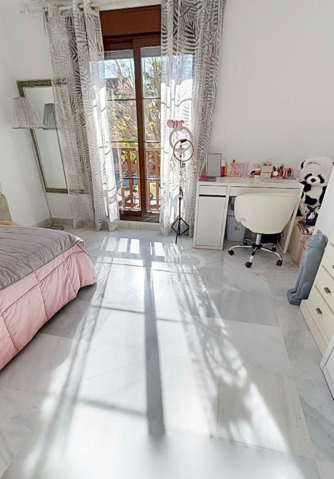 4 Bedroom Apartment in Estepona - Photo 12