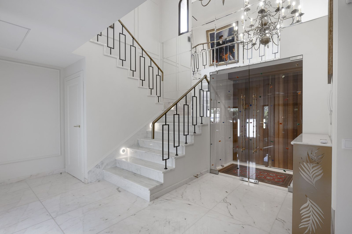 6 Bedroom Villa in Mijas - Photo 29