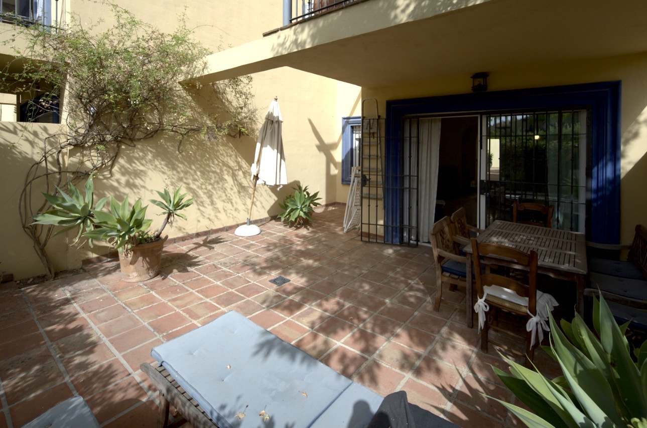 3 Bedroom Villa in Marbella - Photo 2