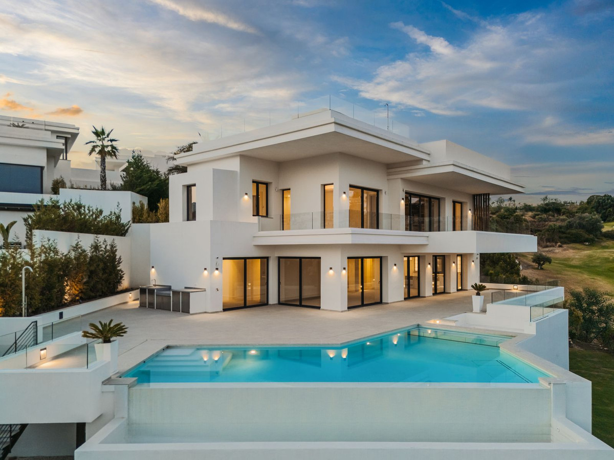 4 Bedroom Villa in Estepona - Photo 29