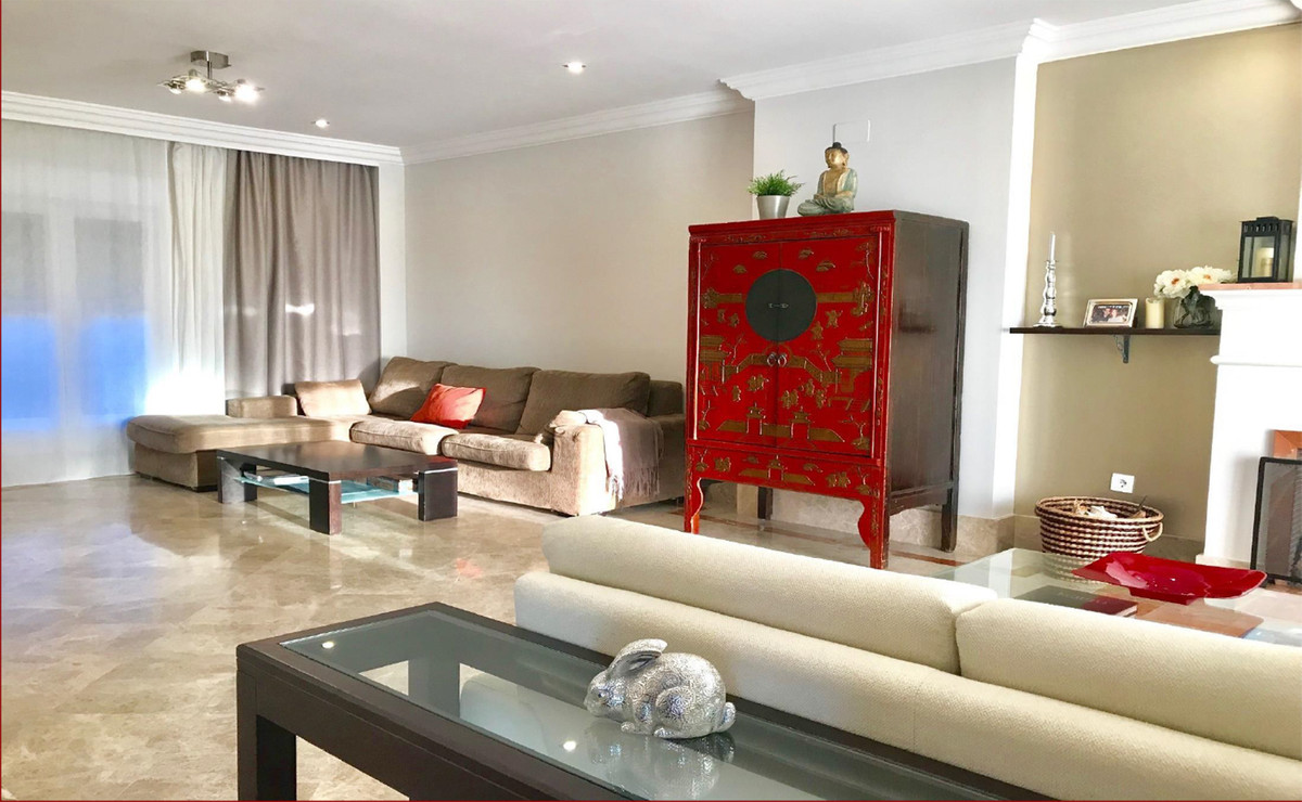 3 Bedroom Villa in Marbella - Фото 3