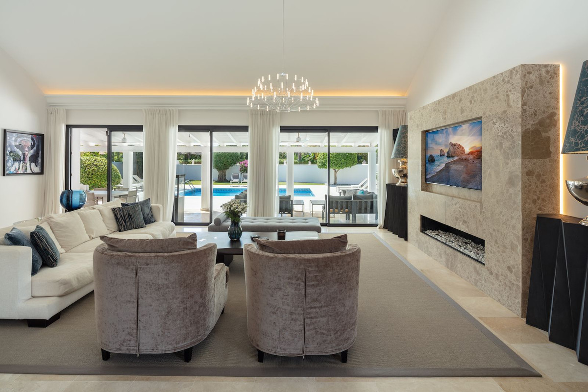 4 Bedroom Villa in Marbella - Photo 18