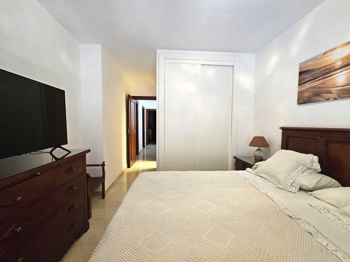 3 Bedroom Townhouse in Benahavís - Photo 12