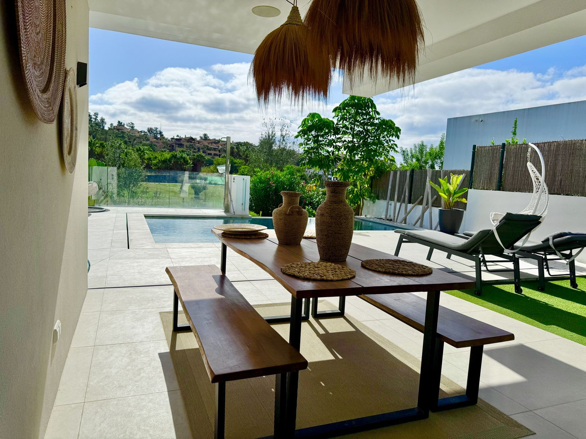 4 Bedroom Villa in Estepona - Photo 12