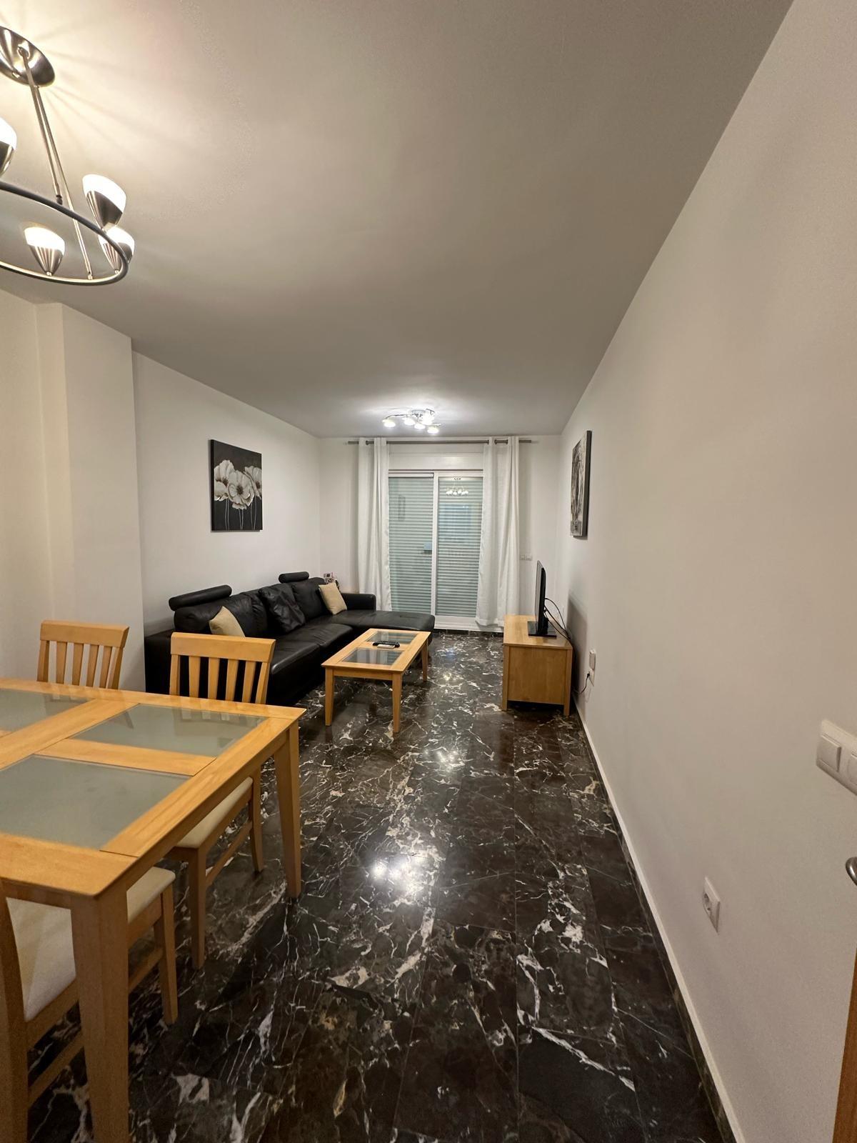 2 Bedroom Apartment in Fuengirola - Photo 19