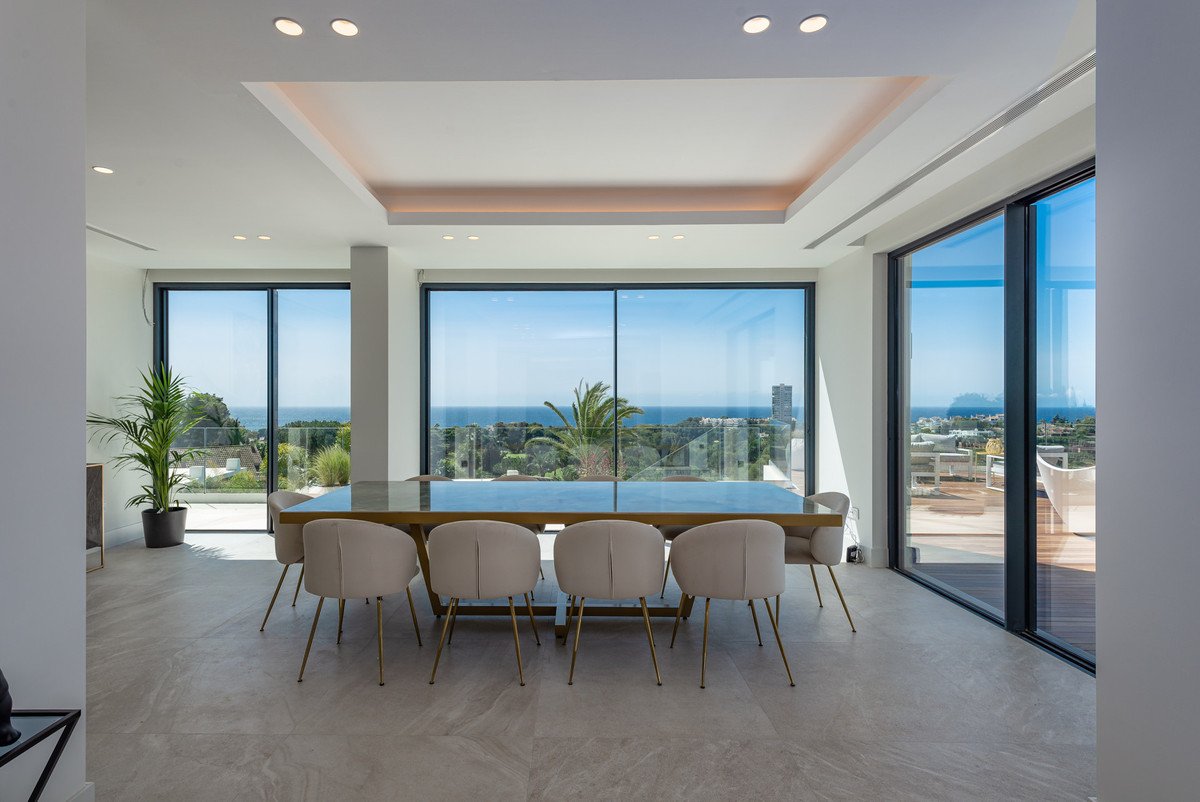 5 Bedroom Villa in Marbella - Photo 11