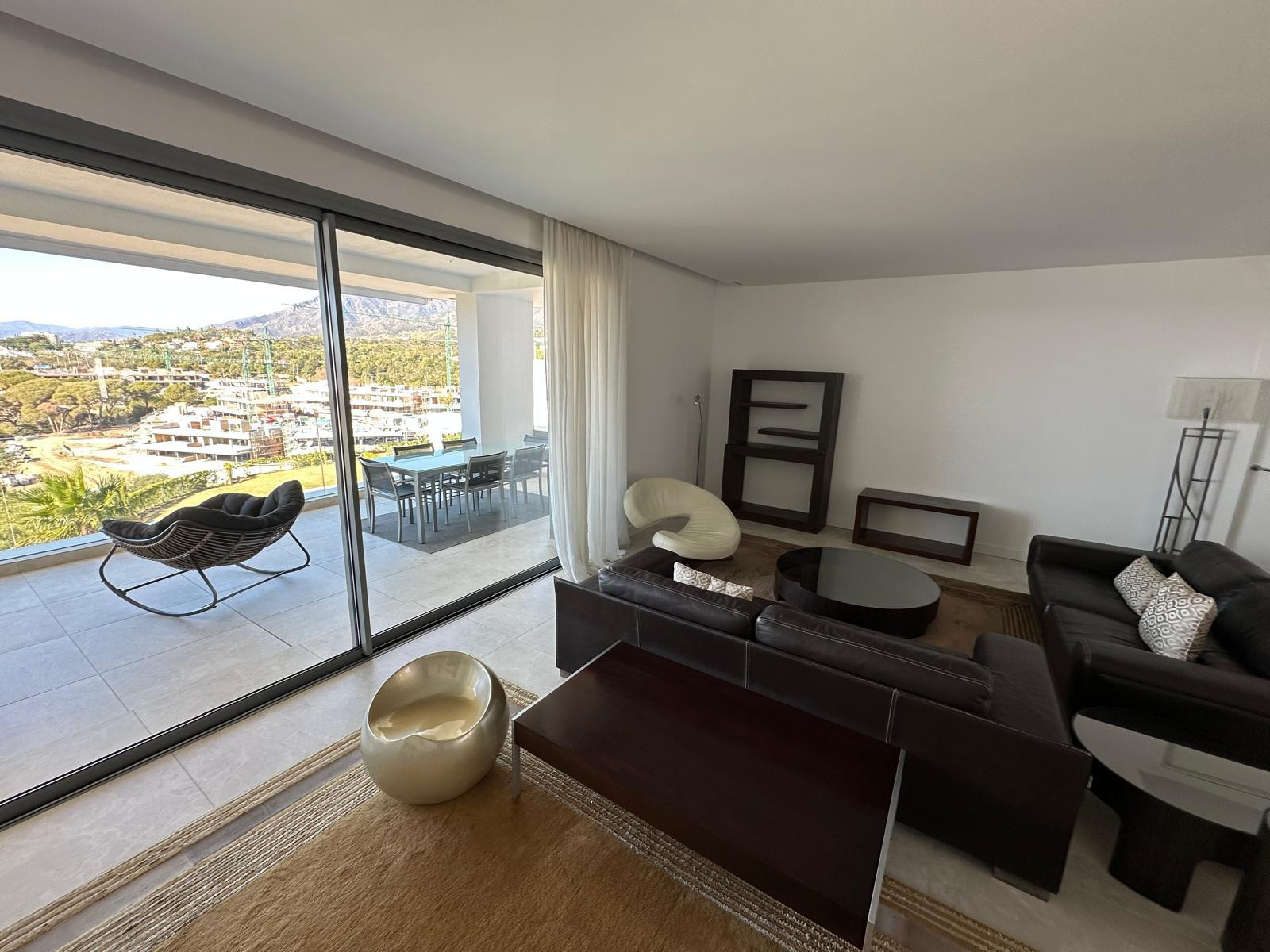 4 Bedroom Apartment in Marbella - Photo 5