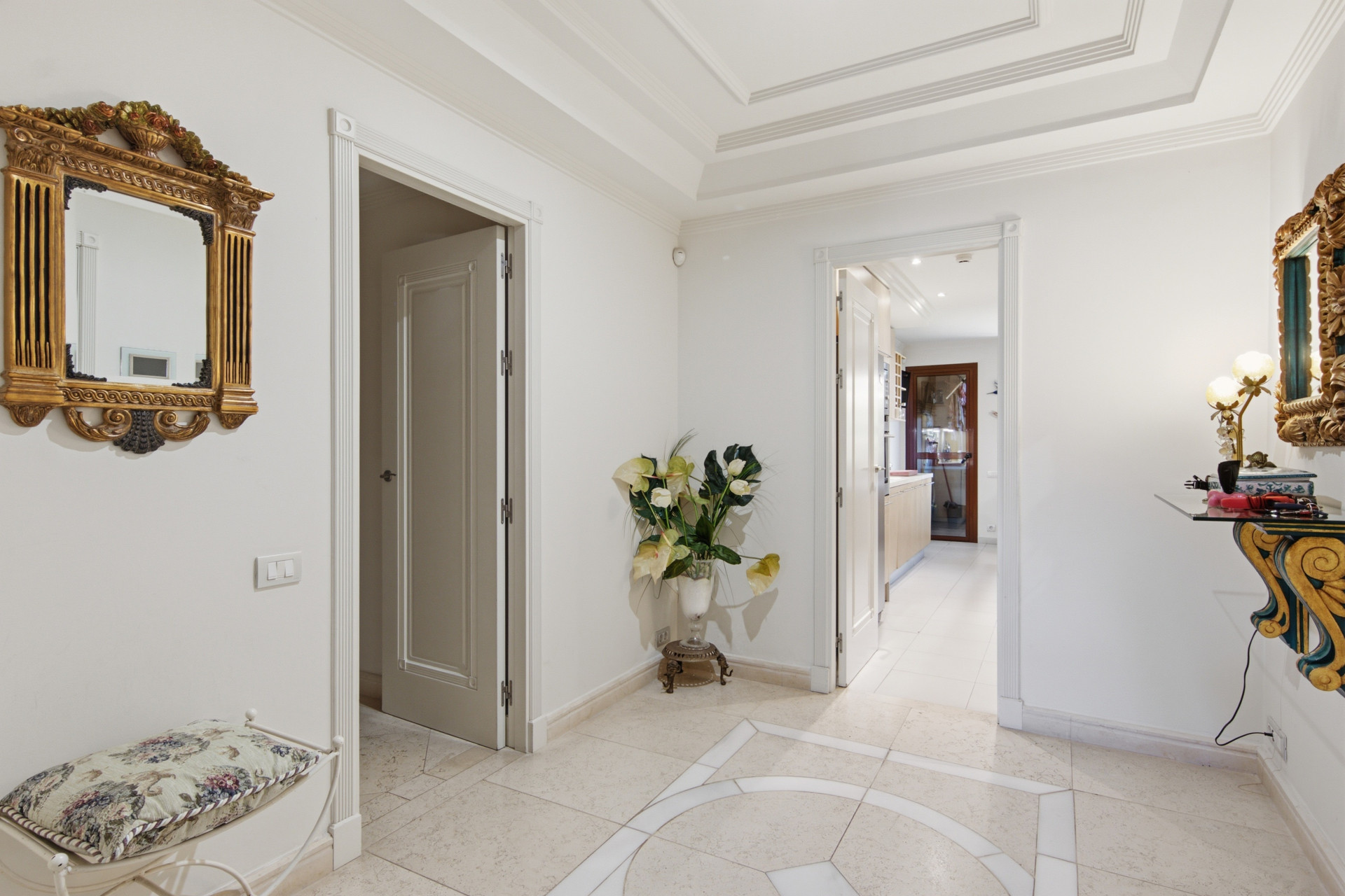 3 Bedroom Apartment in Estepona - Photo 4