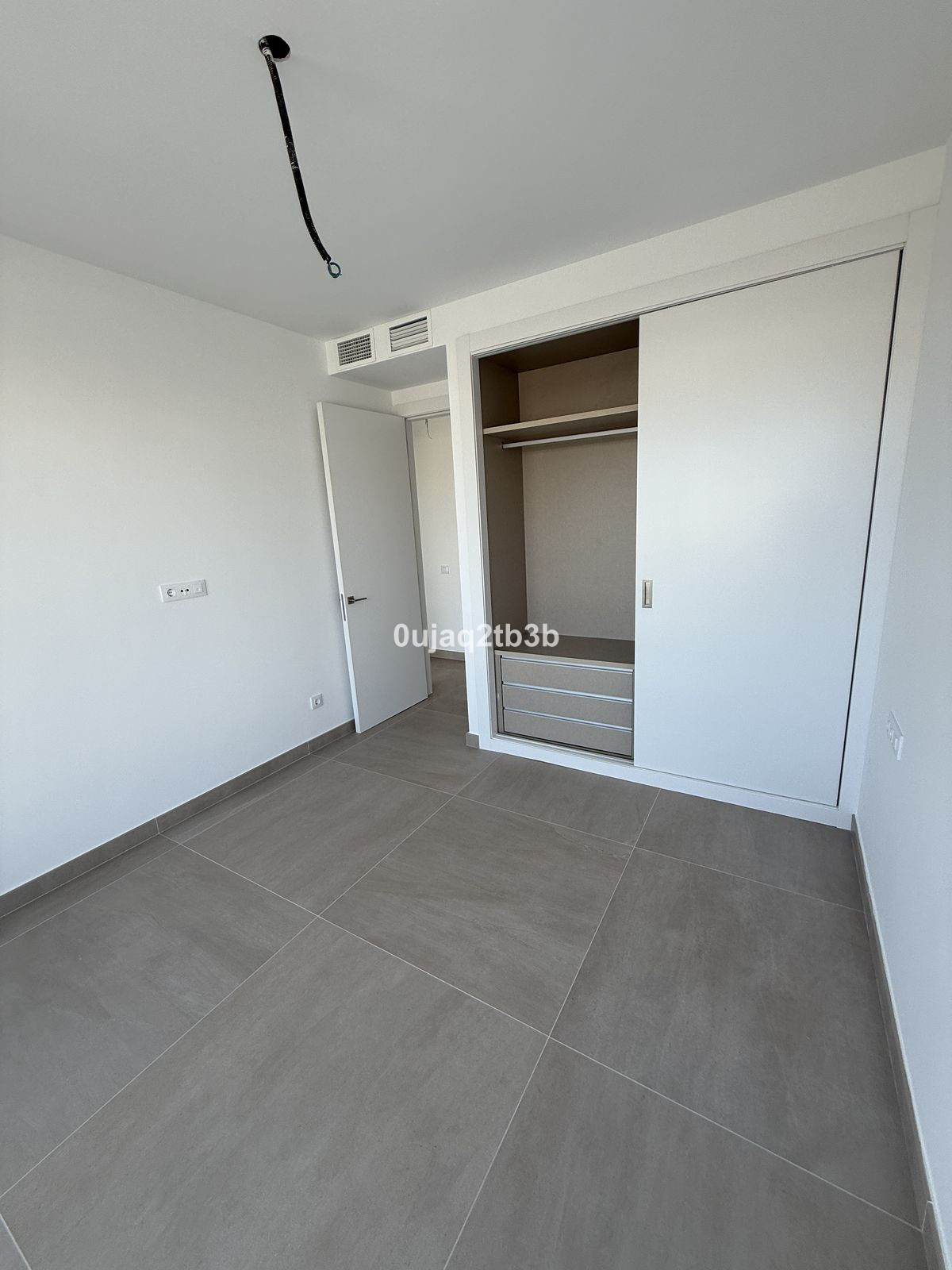 3 Bedroom Penthouse in Estepona - Photo 11