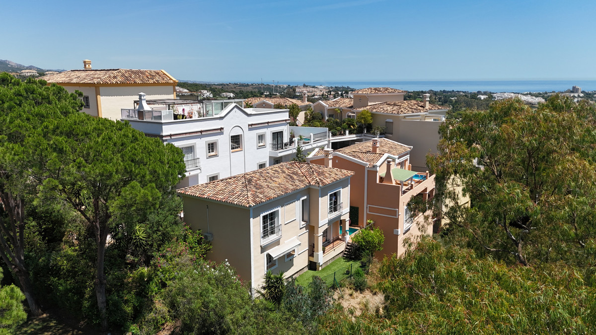 3 Bedroom Villa in Marbella - Photo 3