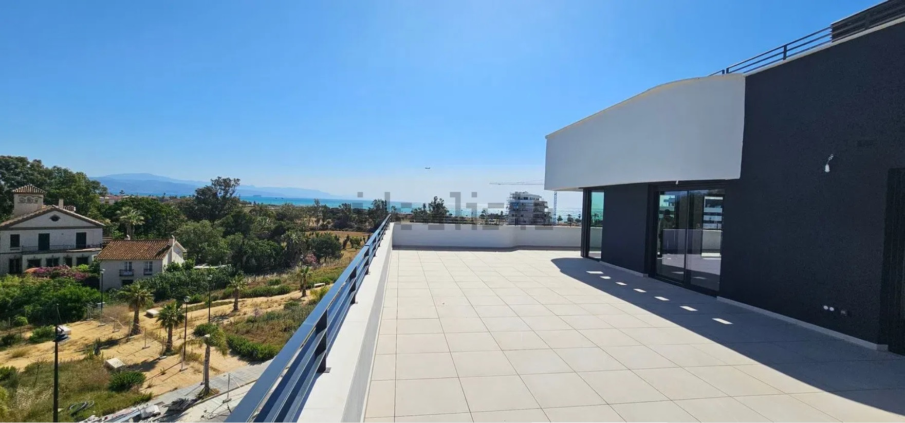 4 Bedroom Penthouse in Torremolinos - Photo 3