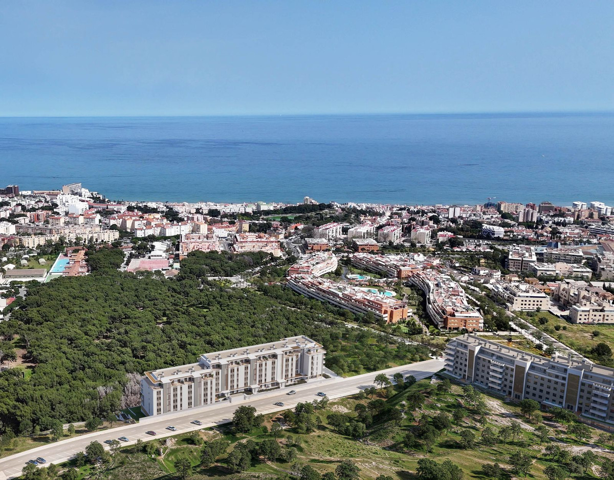 3 Bedroom Apartment in Torremolinos - Photo 13