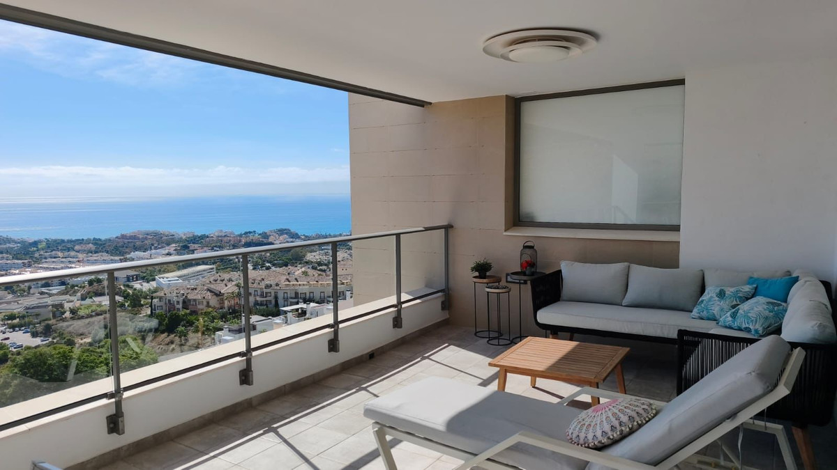 3 Bedroom Apartment in Benalmádena - Photo 4
