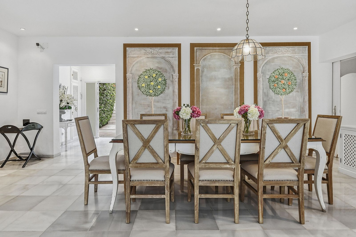 7 Bedroom Villa in Marbella - Photo 27