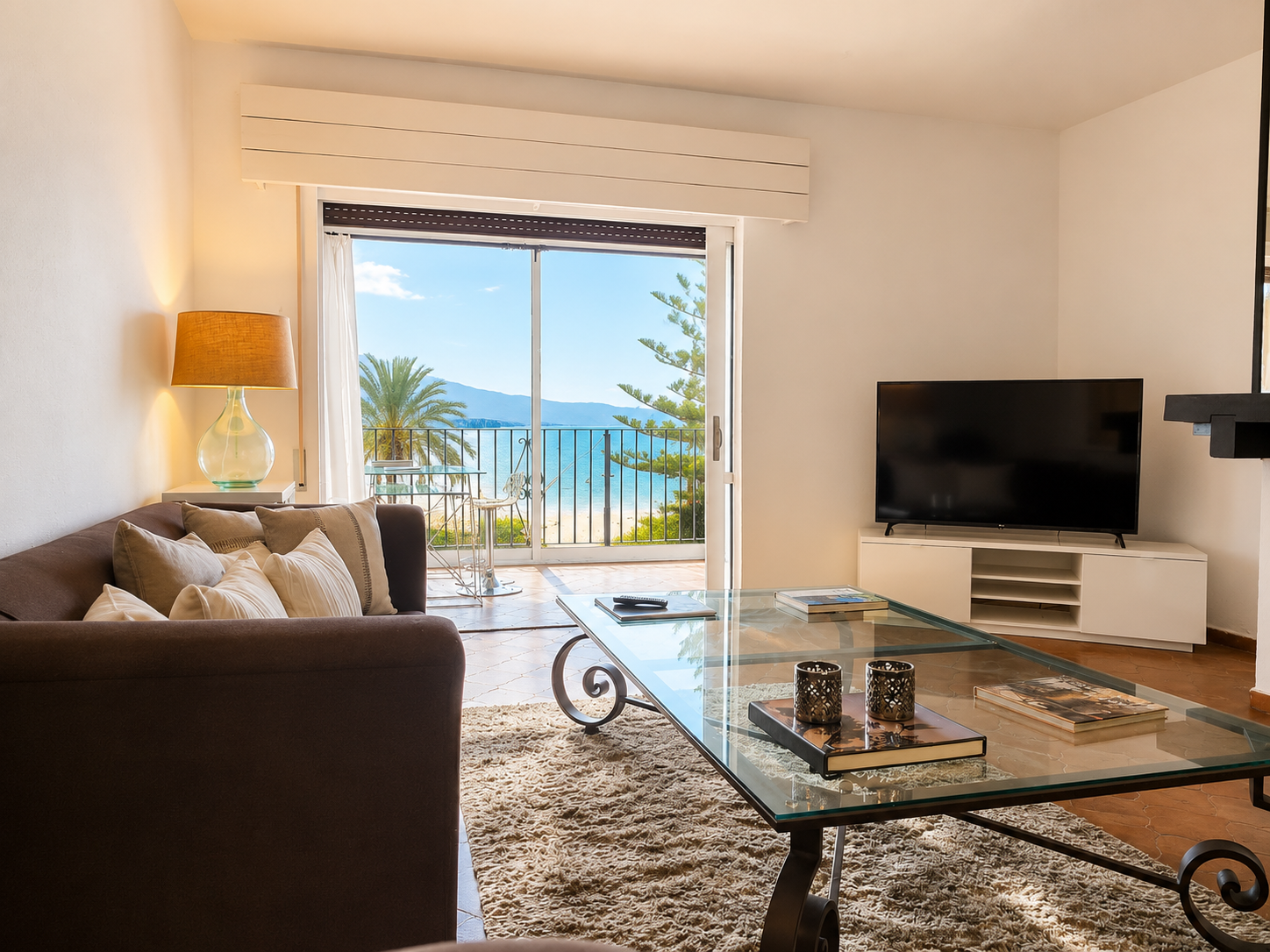 1 Bedroom Apartment in Marbella - Photo 8