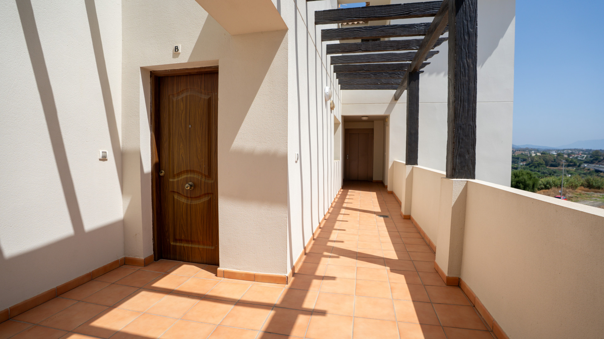 3 Bedroom Penthouse in Estepona - Photo 14