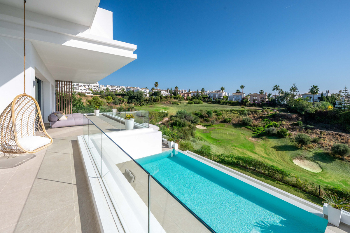 6 Bedroom Villa in Estepona - Photo 4