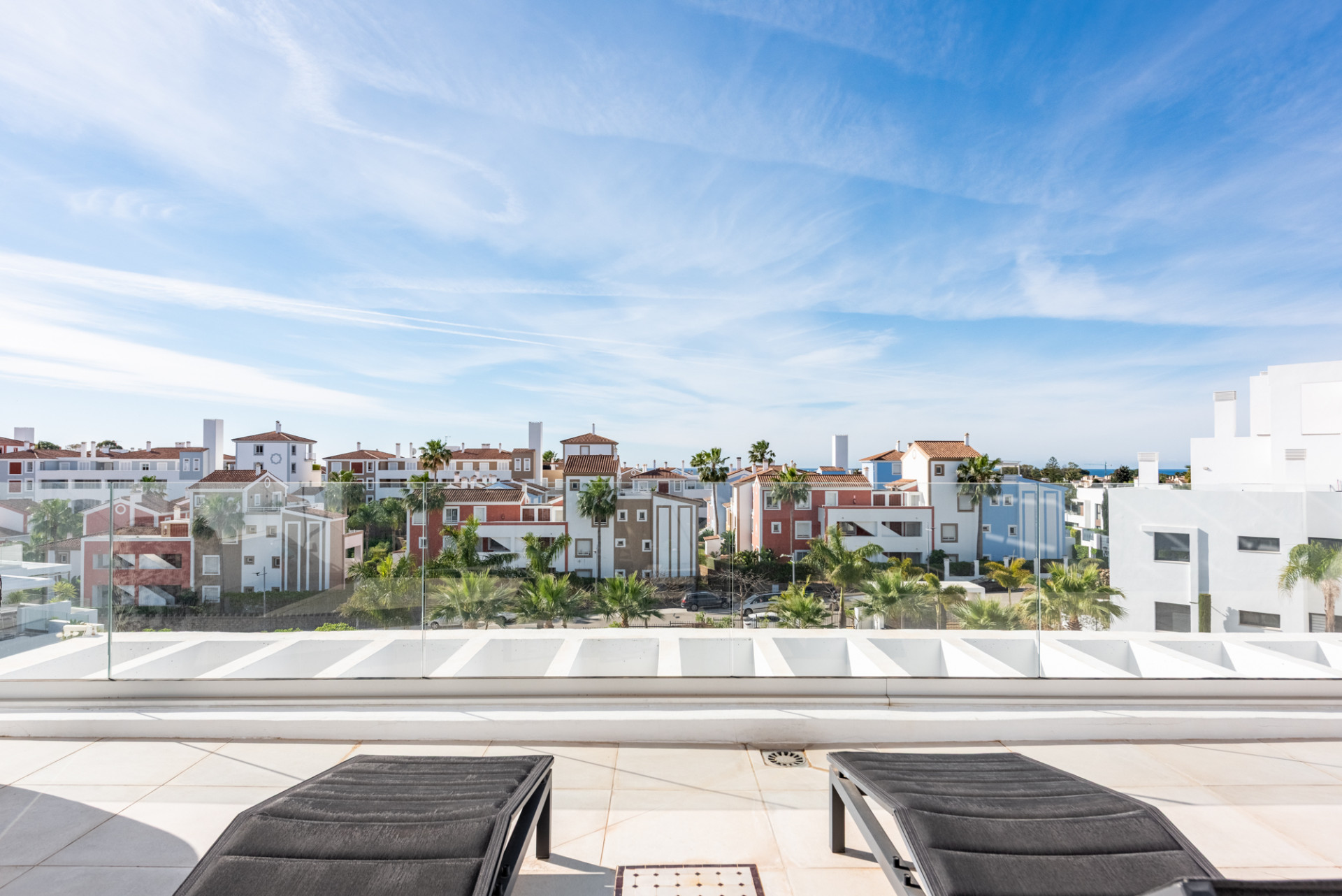 3 Bedroom Penthouse in Estepona - Photo 30
