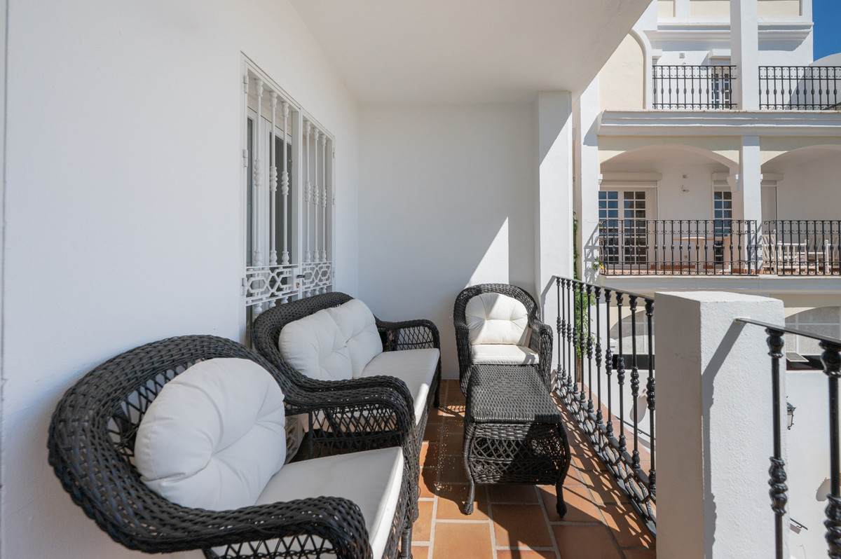 3 Bedroom Townhouse in Marbella - Photo 12