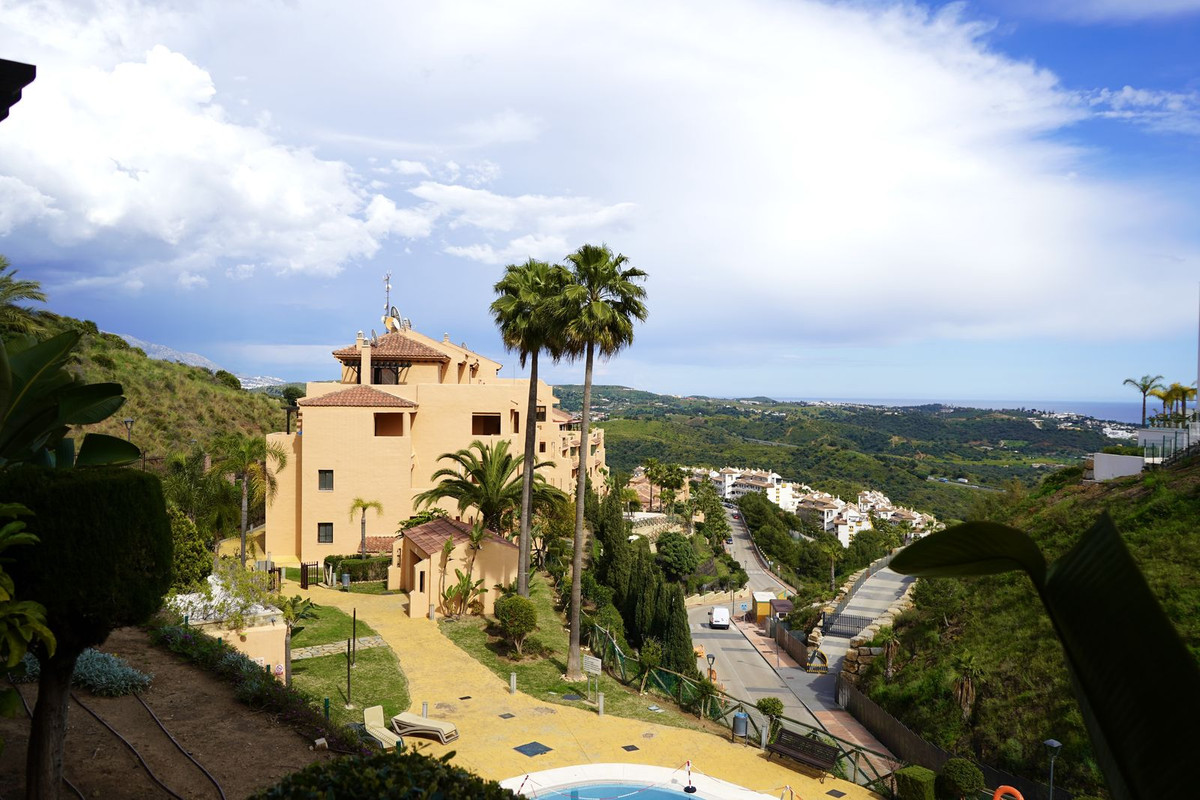 2 Bedroom Apartment in Mijas - Photo 14
