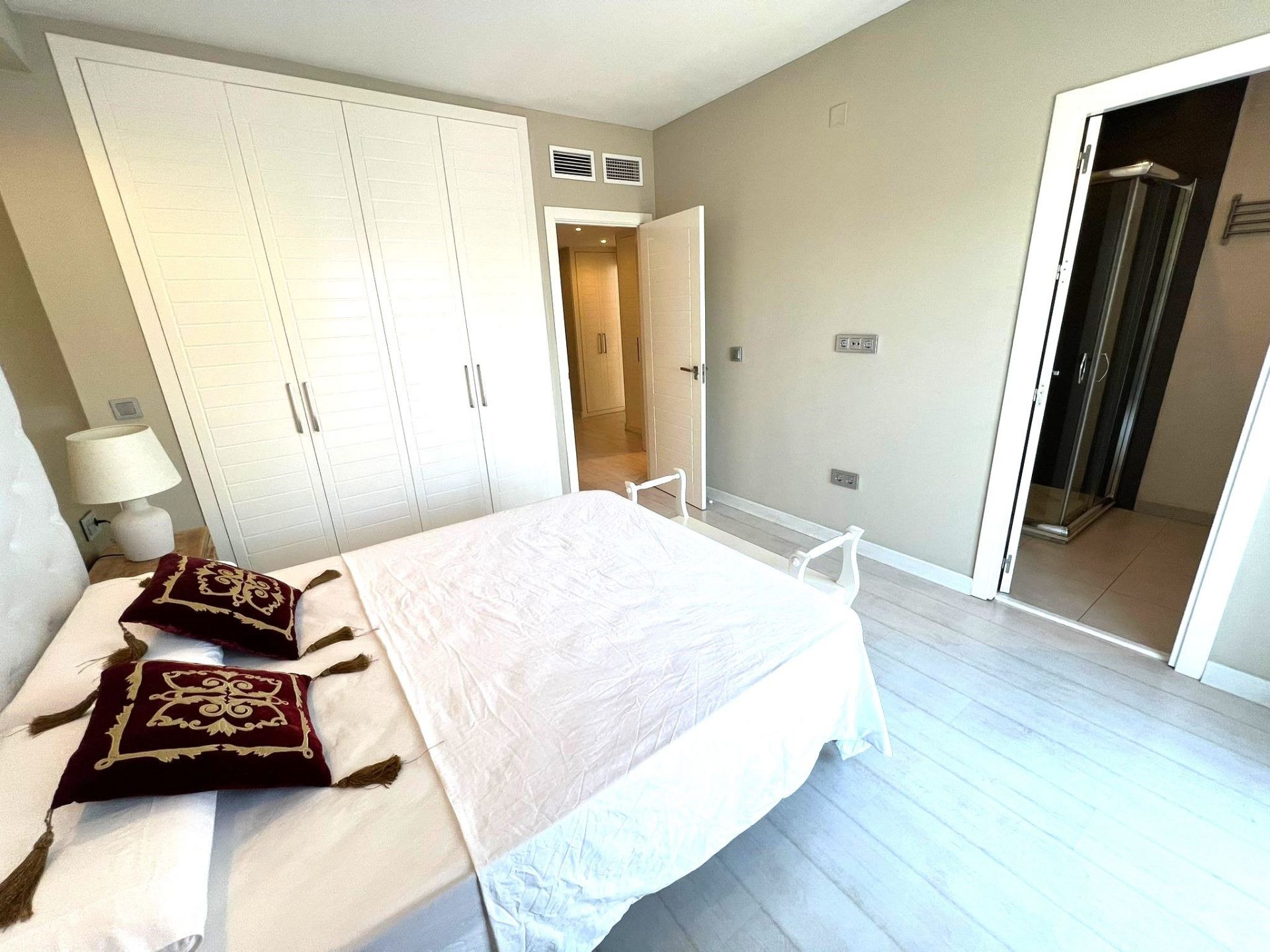 3 Bedroom Apartment in Marbella - Photo 12