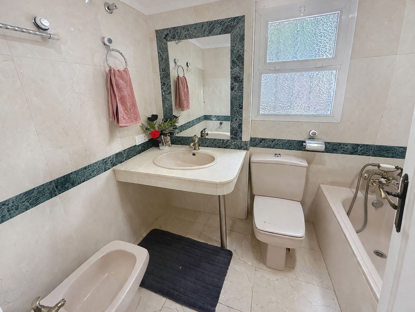 4 Bedroom Apartment in Mijas - Photo 18