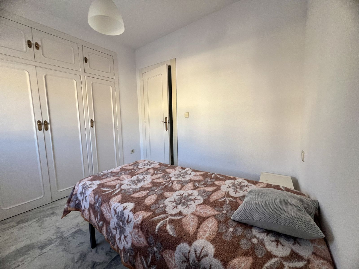 3 Bedroom Apartment in Torremolinos - Photo 19