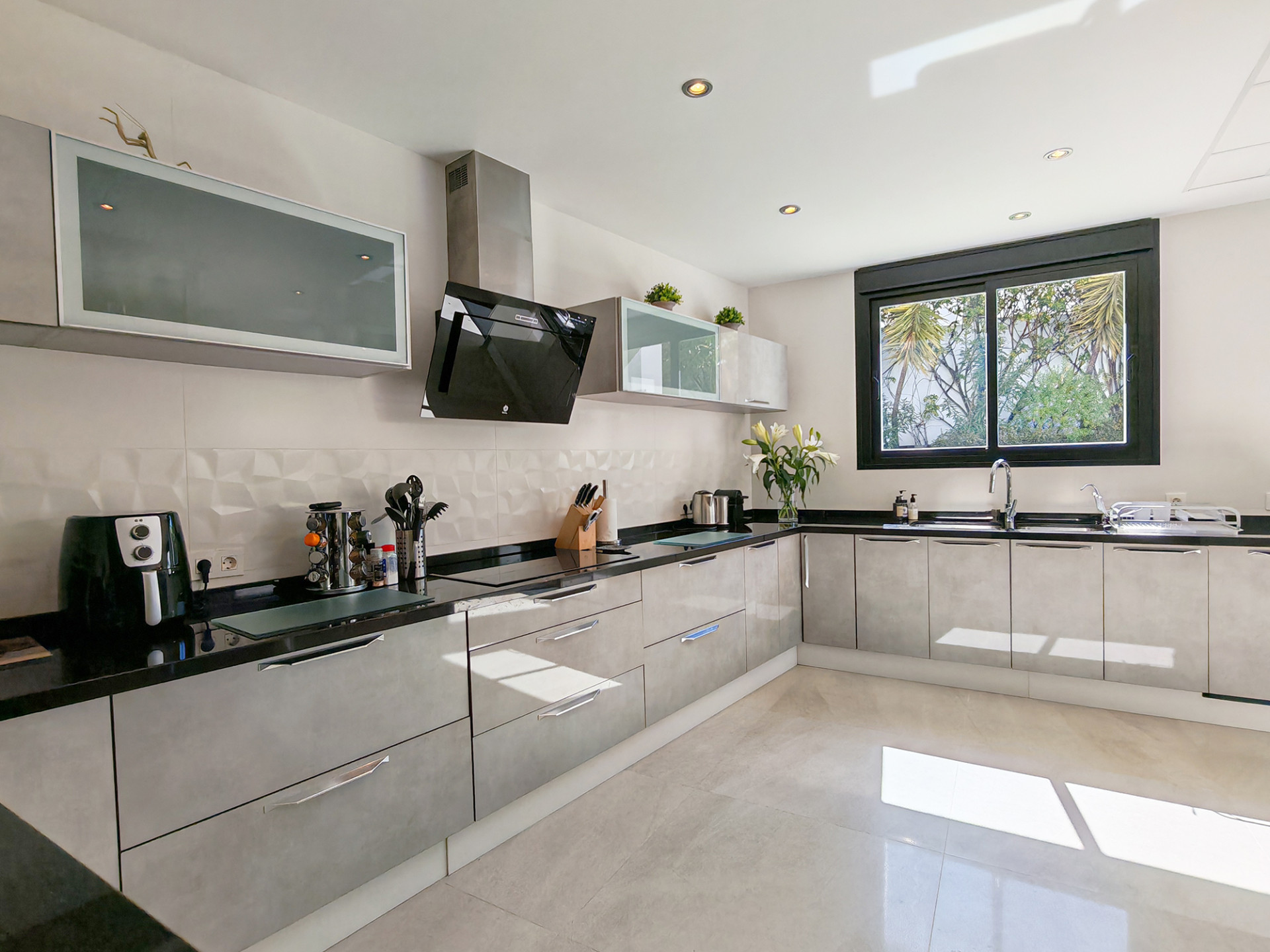 5 Bedroom Villa in Marbella - Photo 11