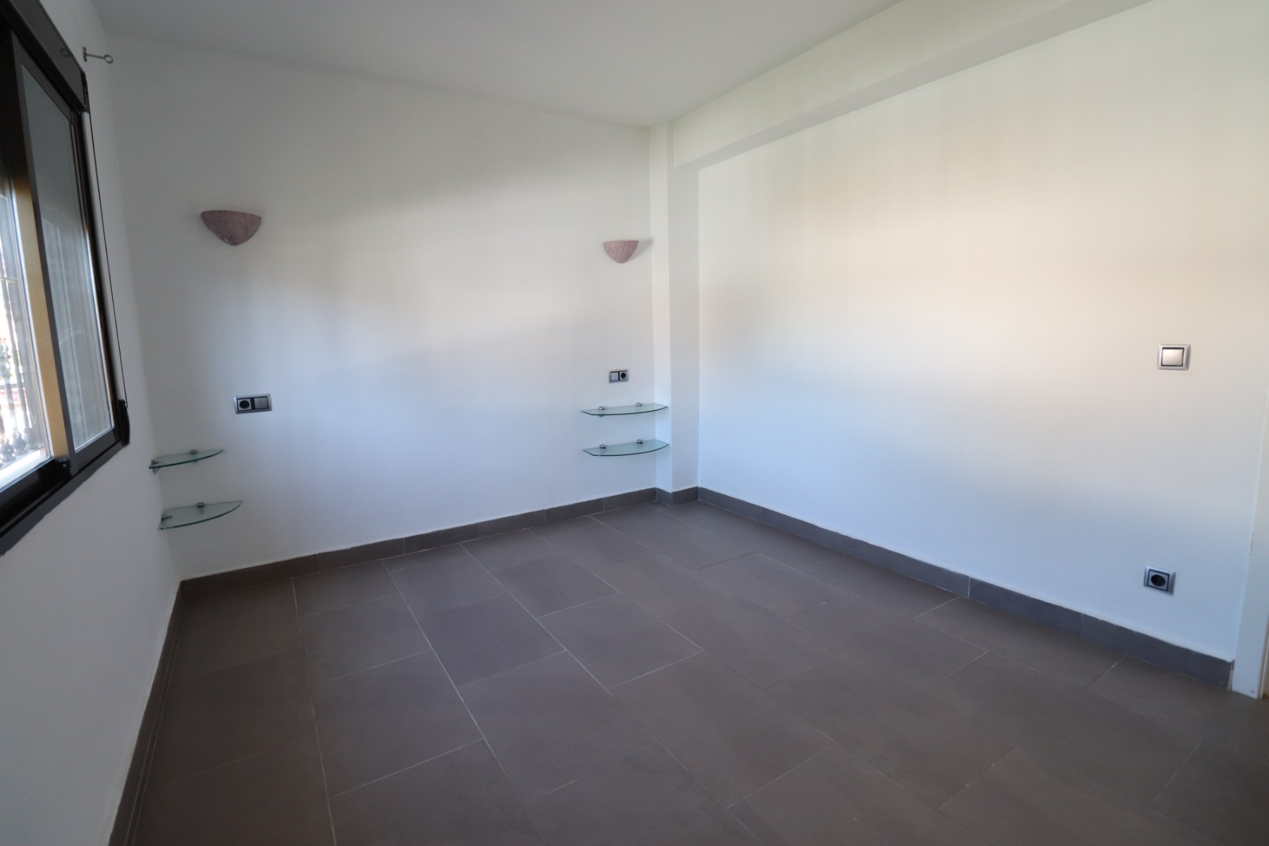 Piso de 3 dormitorios en Alicante – Foto 9