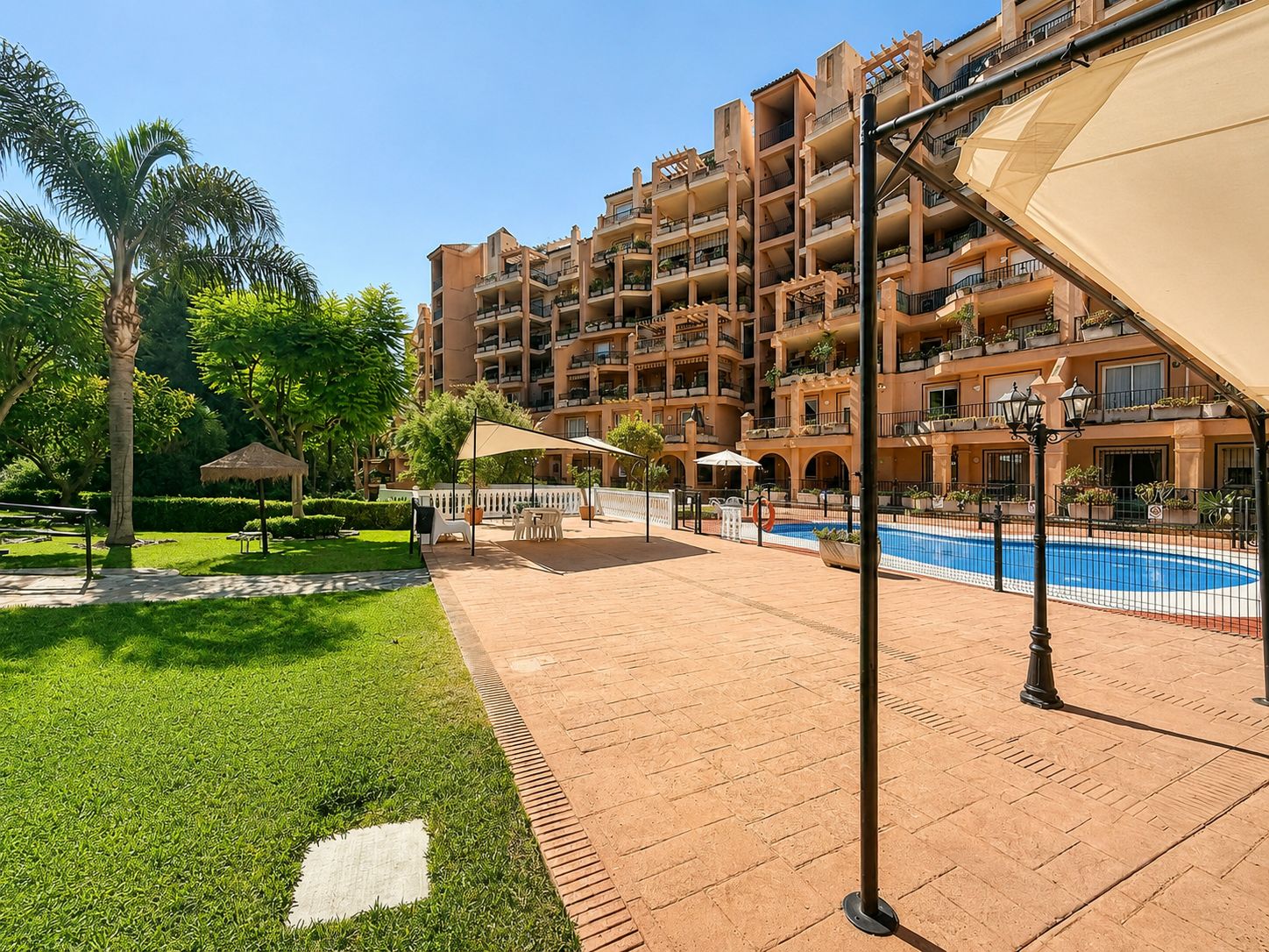 2 Bedroom Apartment in Fuengirola - Photo 27