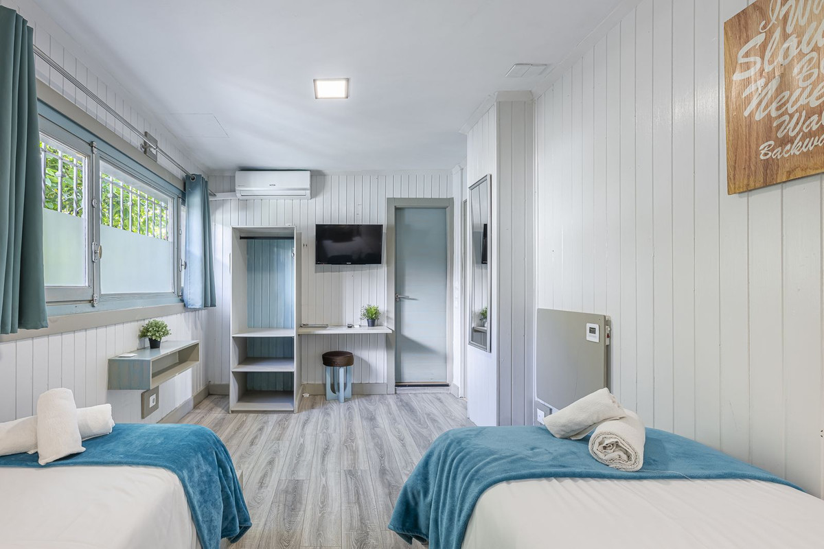 12 Bedroom Villa in Marbella - Photo 7