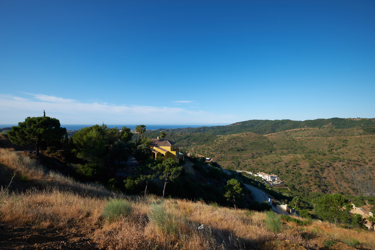 8,801 m² Plot in Benahavís - Photo 7