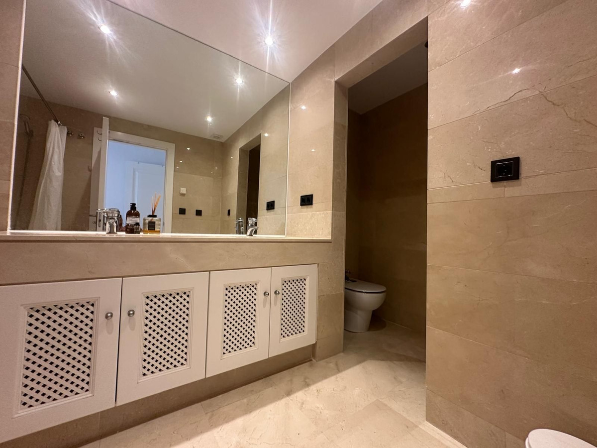 2 Bedroom Apartment in Marbella - Photo 21